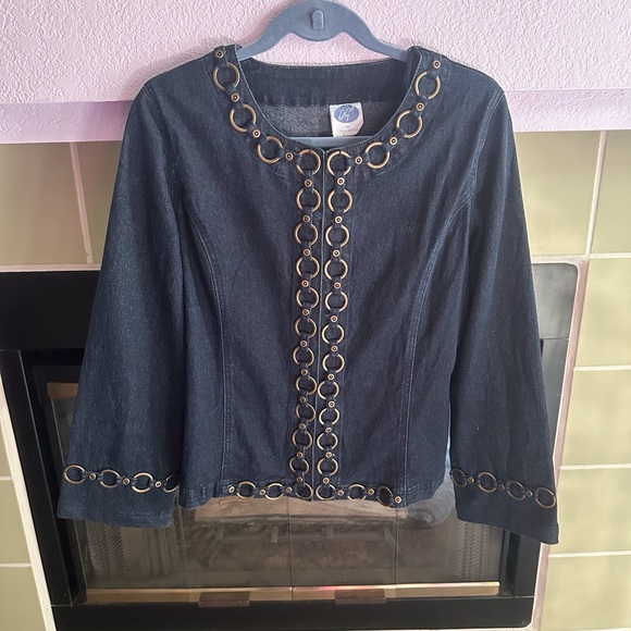 ⭐️⭐️DG2 by Diane Gilman (Medium) Embellished Jean Jacket⭐️⭐️ - Picture 2 of 8